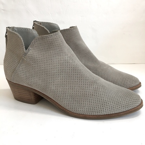 Dolce Vita Karsen Leather Bootie - Picture 2 of 15